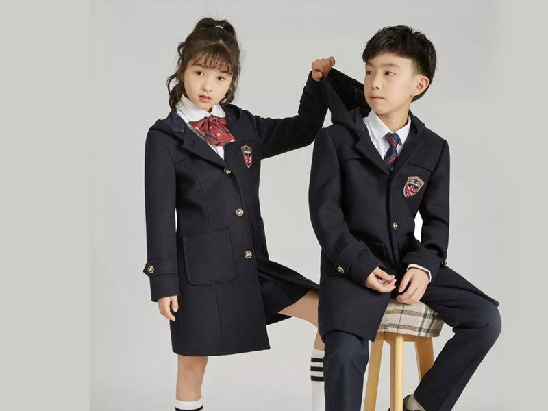时尚大衣校服